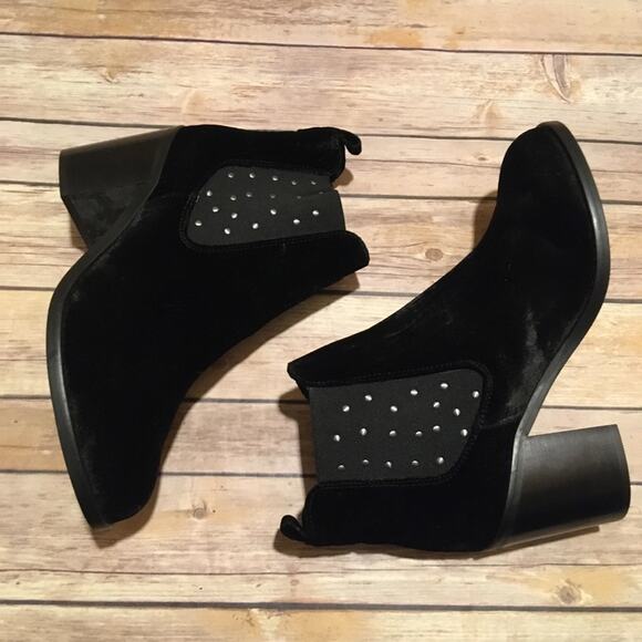 NWOB Musse & Cloud Black Embellished Velvet Bootie - Picture 2 of 5